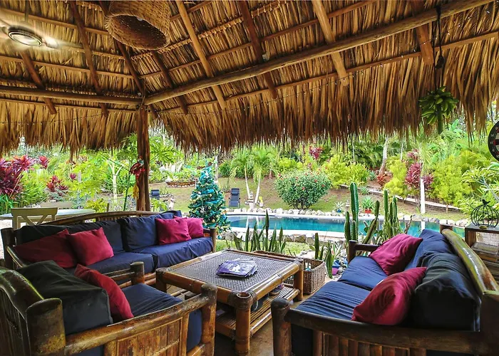 Flor Y Bambu Hotel