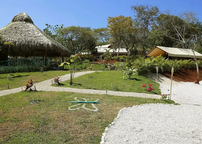 Flor Y Bambu Hotel